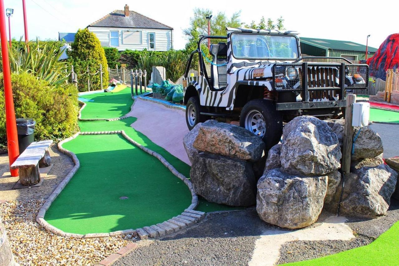 Palm Grove 2- Golden Palm - Pet Friendly, Wifi, Bed Linen, Central Heating - Meadow Lakes Caravan & Lodge Hire Chapel Saint Leonards Bagian luar foto